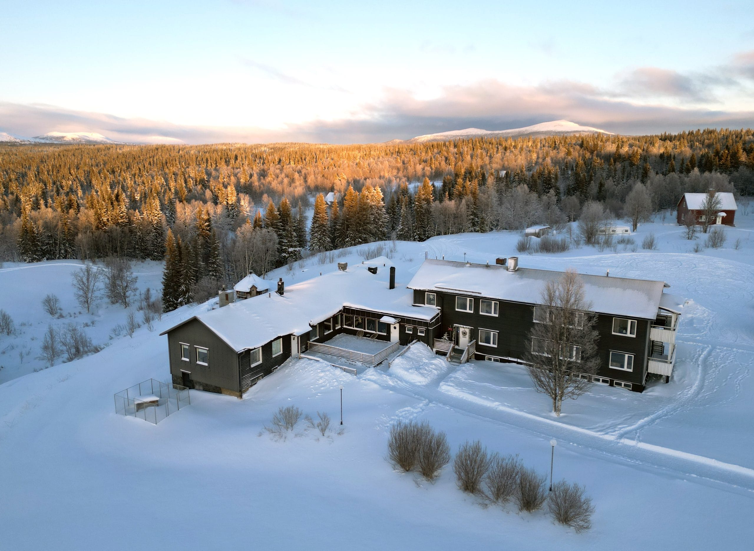 Jänsmässholmens Fjällhotell i vacker fjällmiljö